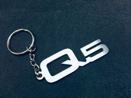 DIECAST MODEL AUDI Q5 with fridge magnet KEYRINGS KEYCHAINS GREAT GIFTS.